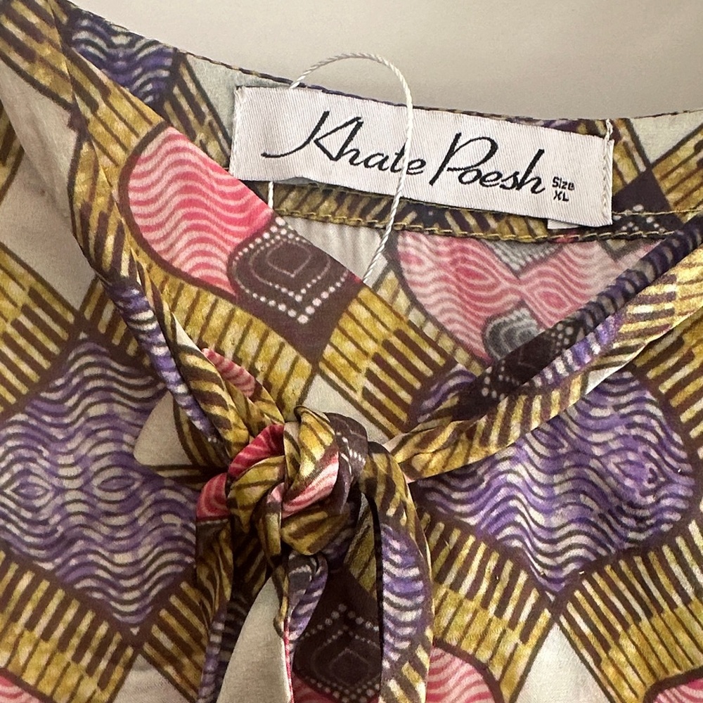 Colorful Geometric Patterned Blouse - Picture 4 of 7